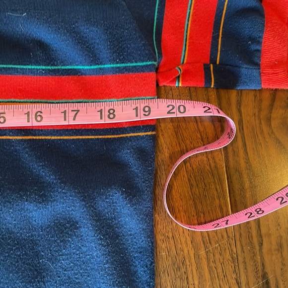 Vintage OP polo. Navy and red. Says XL but fits like a Smedium. So I call it M - Picture 6 of 6